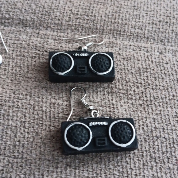 3 For $15💛Vintage Earrings Trio (3 prs) - Picture 2 of 4